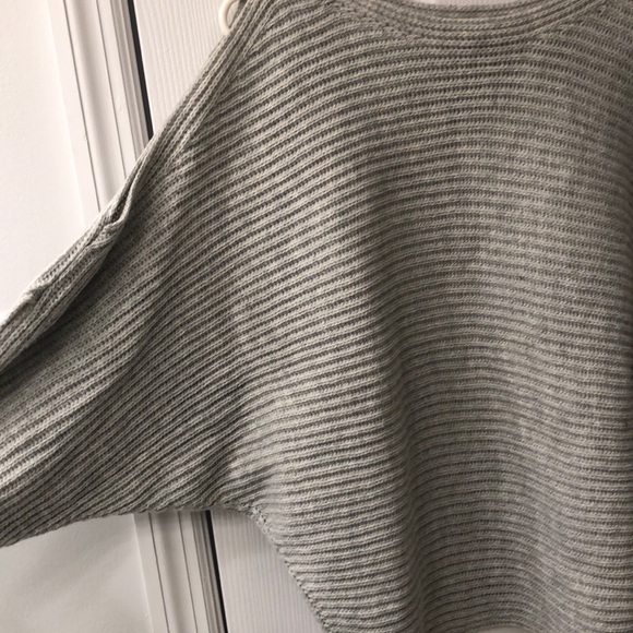 Daytrip Sweater - Picture 2 of 5